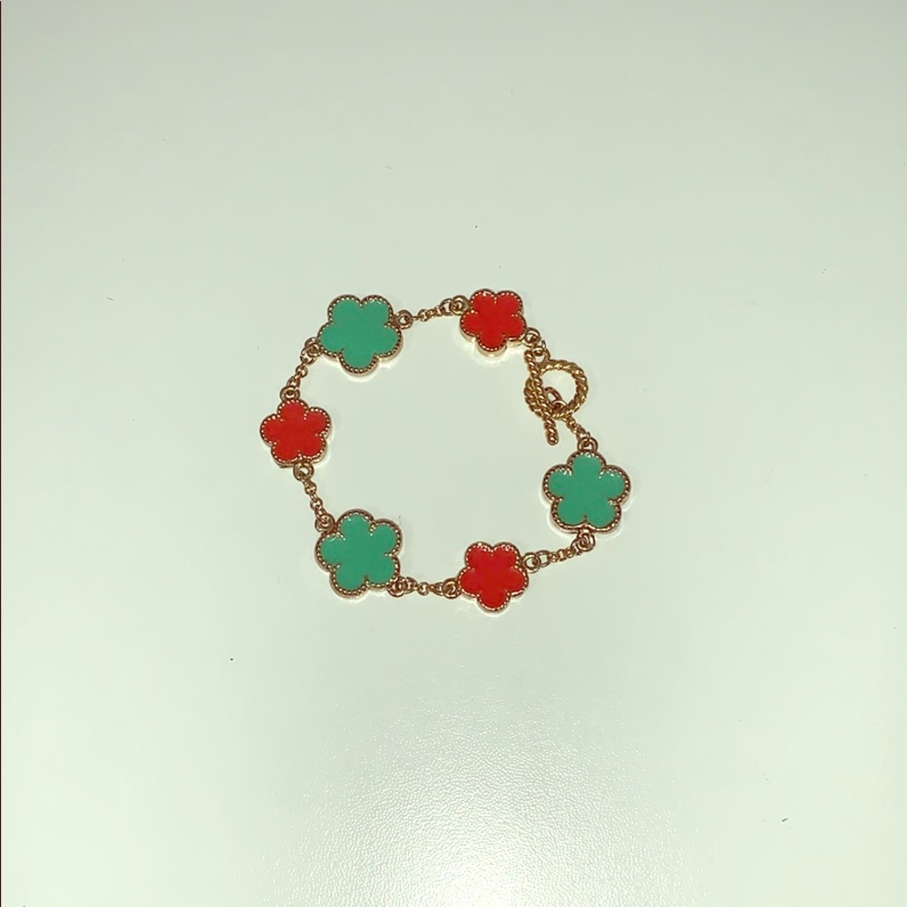 Bracelet with flower charms.